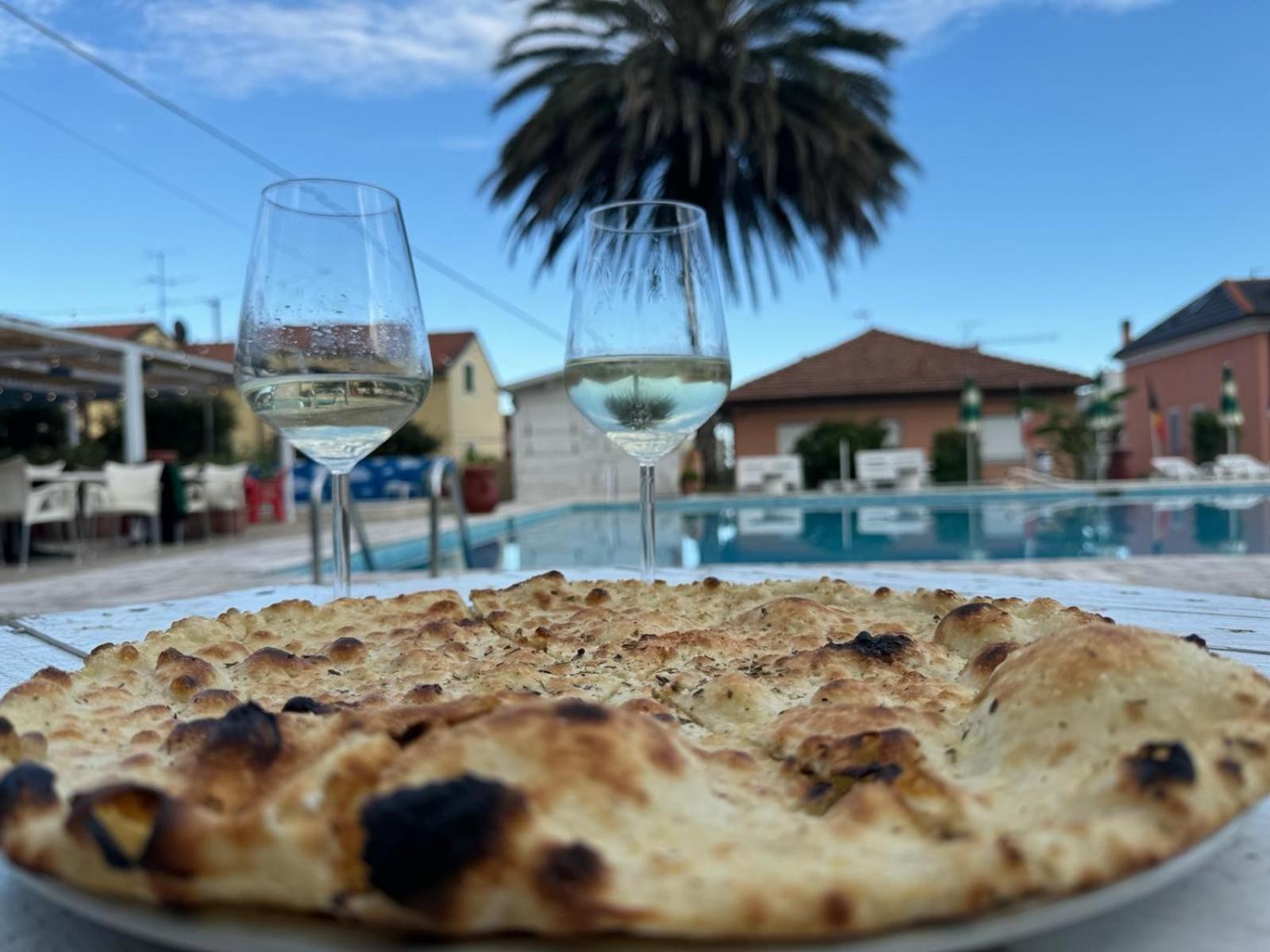 Al Borgo Village Pietra Ligure Exteriör bild